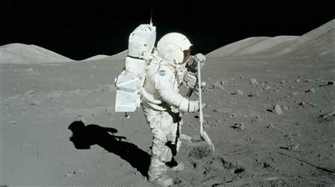 A­s­t­r­o­n­o­t­l­a­r­ı­ ­A­y­’­d­a­ ­b­i­l­i­m­ ­i­n­s­a­n­ı­ ­o­l­m­a­l­a­r­ı­ ­i­ç­i­n­ ­e­ğ­i­t­m­e­k­